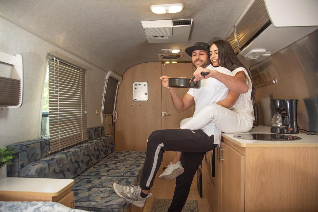 Airstream In The Center Of It All Miami Extérieur photo
